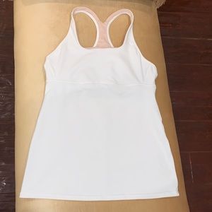 Lululemon white top built-in bra size 8.
